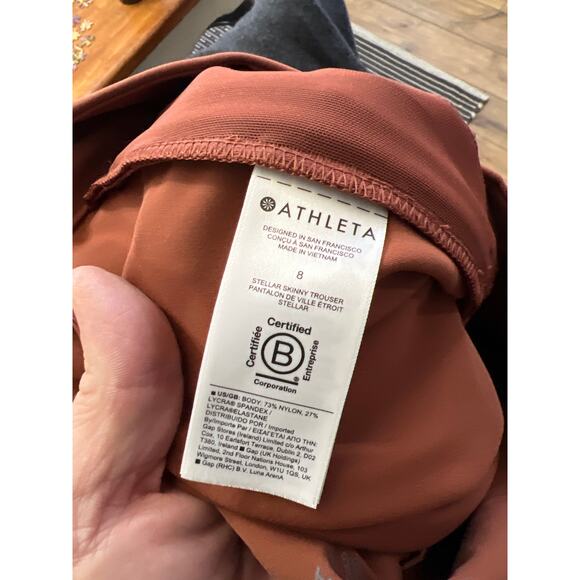 Athleta size 8 brown cropped pants - Picture 4 of 4